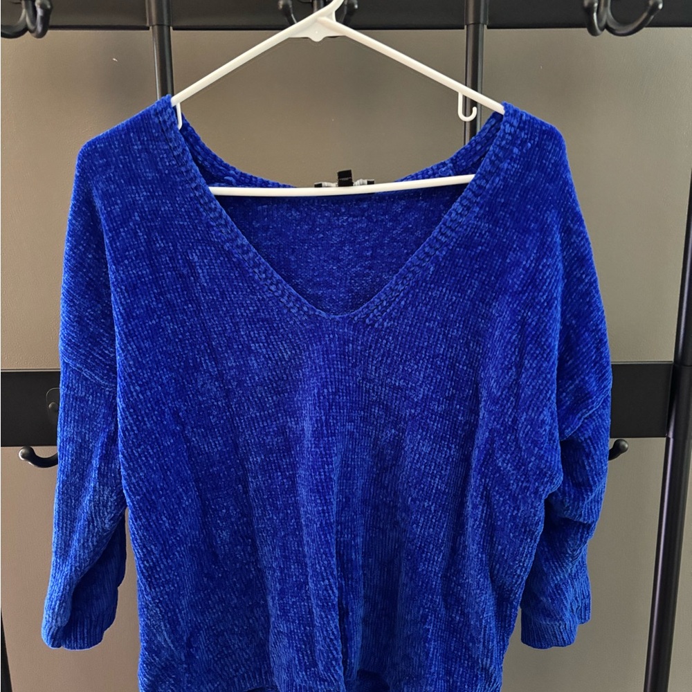 Blue V-Neck Women's Sweater Express 3/4 sleeves